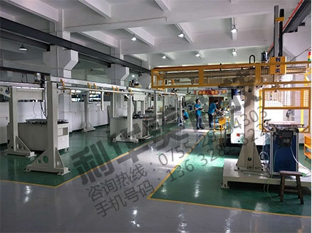 工業(yè)機器人怎樣提高工廠生產效率？